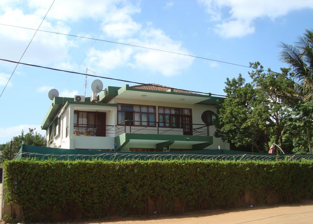Marumadi Planeta Mocambique S. Vincente de Paulo Buitenkant foto