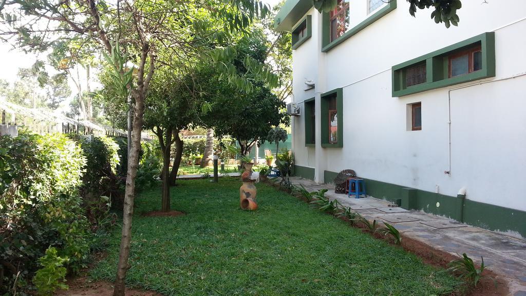 Marumadi Planeta Mocambique S. Vincente de Paulo Buitenkant foto