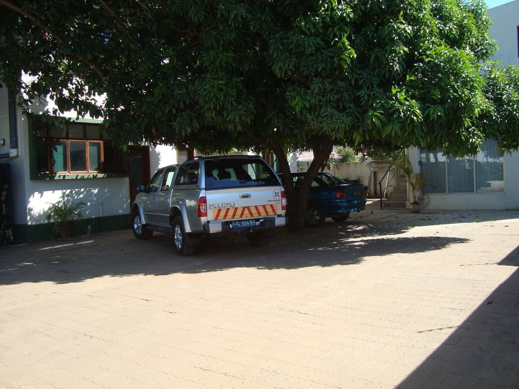 Marumadi Planeta Mocambique S. Vincente de Paulo Buitenkant foto