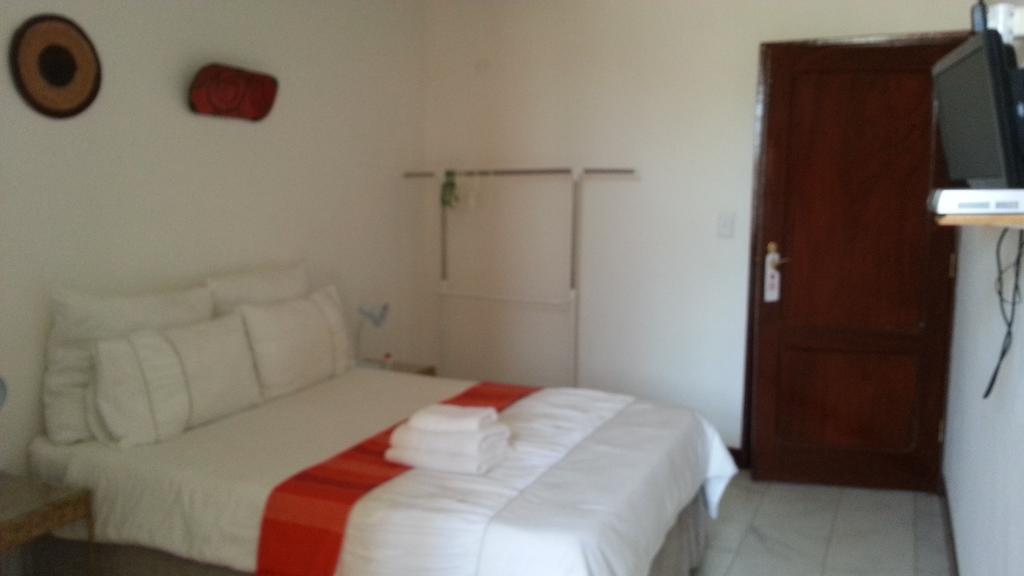 Marumadi Planeta Mocambique S. Vincente de Paulo Buitenkant foto