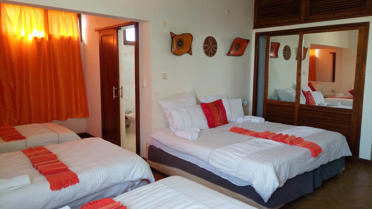 Marumadi Planeta Mocambique S. Vincente de Paulo Buitenkant foto